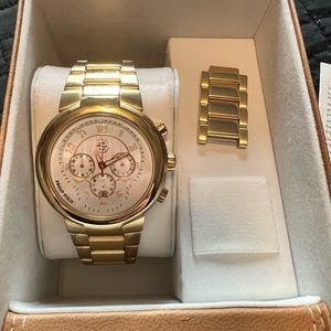 Authentic Philip Stein. Great condition. Needs battery.